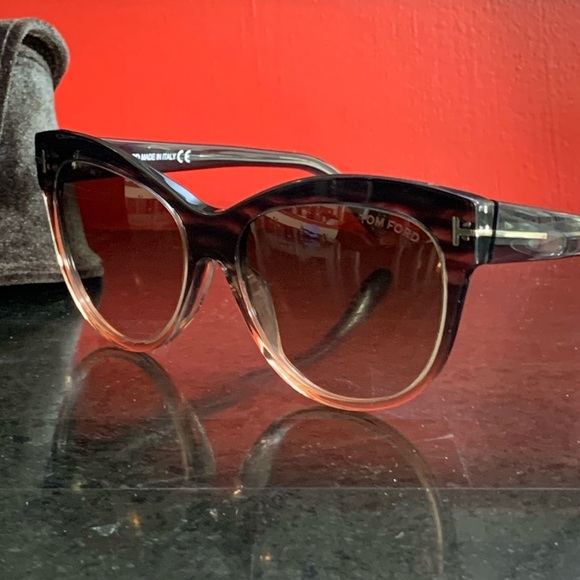 SOLD!! TOM FORD Cat-eye Sunglasses Gray Peach - Picture 4 of 16